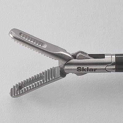 Sklartech 5000 Fenestrated Grasping Forceps 33cm 5mm - 31-9090